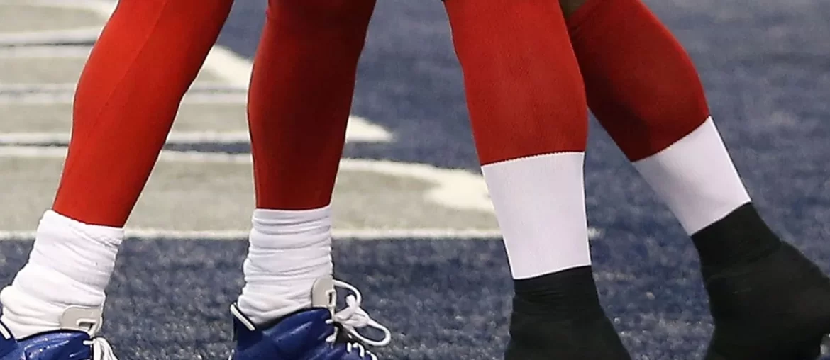 Do NFL players wear shorts? Why do NFL players cover their legs